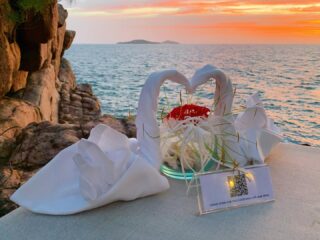 .
.
The special touches are all here at Constance Lemuria! The Nest restaurant offers a divine setting on ‘The Rocks’ for a special night out with a loved one. With a resplendent sunset backdrop, you’ll wish this evening would never end!
.
With love from the Seychelles x
.
#seychelles #seychellesisland #seychellesislands #praslin #praslinisland #islandlife #islandvibes #constancelemuria #constancehotels #vacay #praslinseychelles #dinnersetting